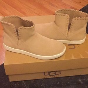 NEW Koolaburra UGG Women's Rylee Boots